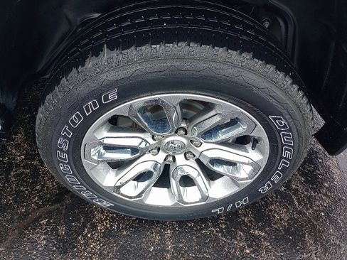 Used 2023 RAM 1500 Laramie image 10