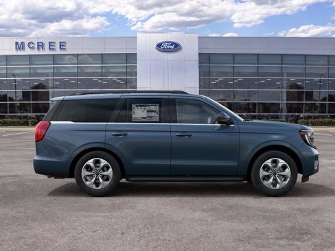 New 2027 Ford Expedition Active RWD image 5