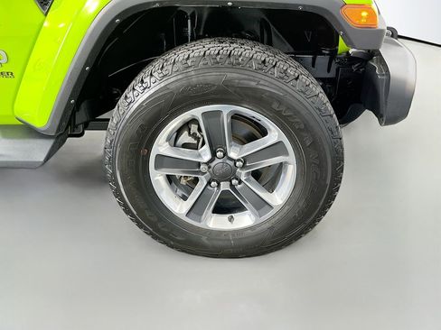 Used 2021 Jeep Wrangler Unlimited Sahara w/ Uconnect 4C Nav & Sound Group AWD/4WD image 38