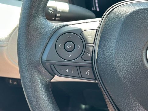 Used 2026 Toyota Corolla Cross L image 29