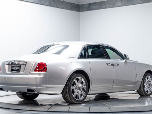 Used 2012 Rolls-Royce Ghost RWD image 18