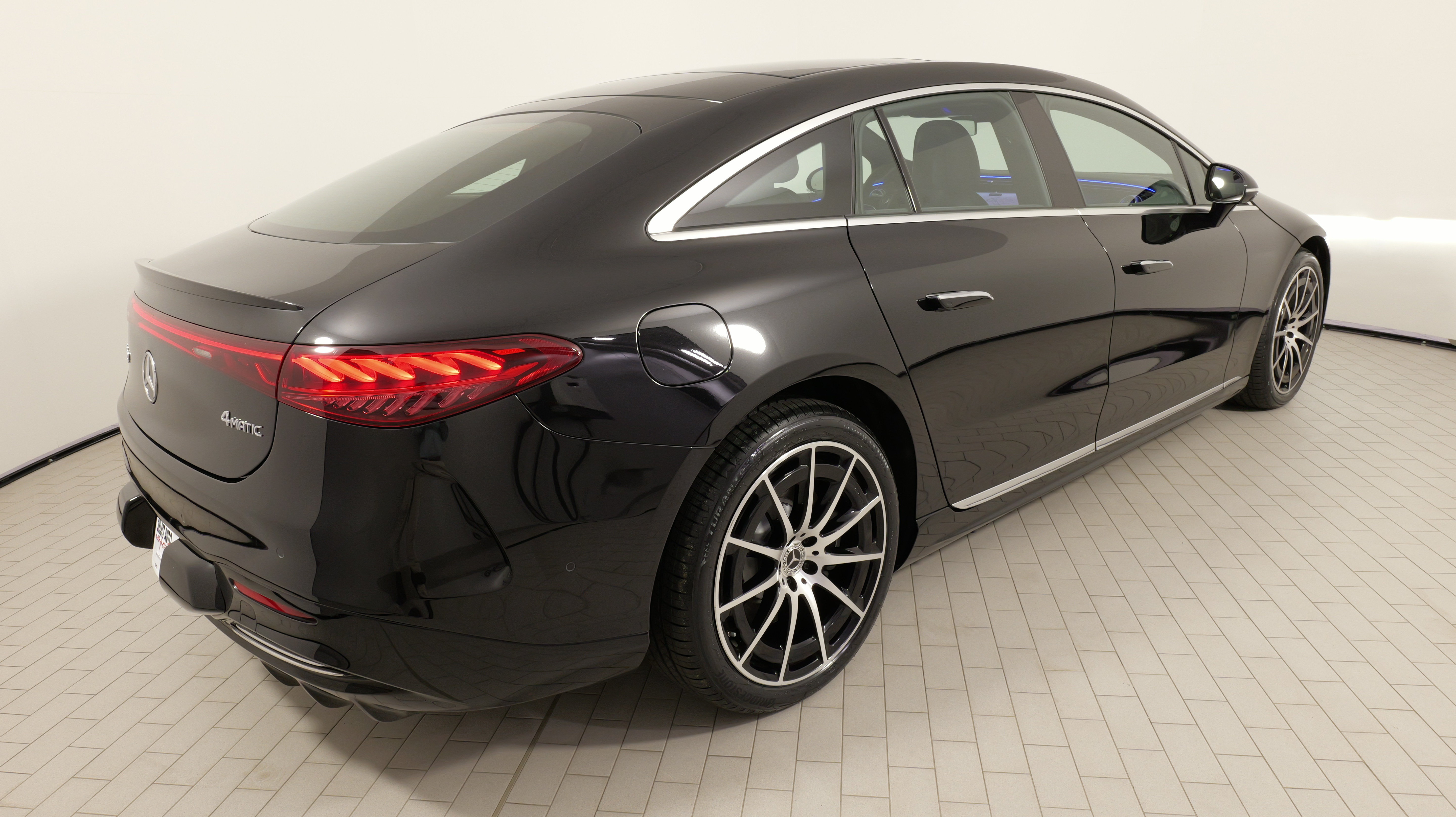 Used 2023 Mercedes-Benz EQS 580 4MATIC Sedan image 12