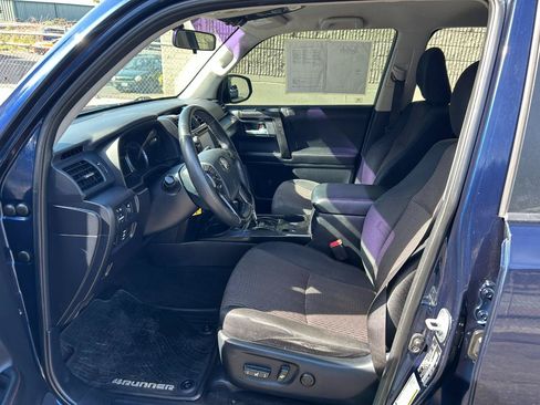 Used 2014 Toyota 4Runner Trail AWD/4WD image 9