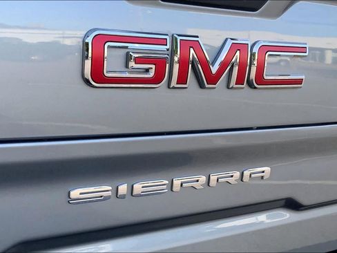 Used 2023 GMC Sierra 1500 SLT w/ SLT Premium Package AWD/4WD image 30
