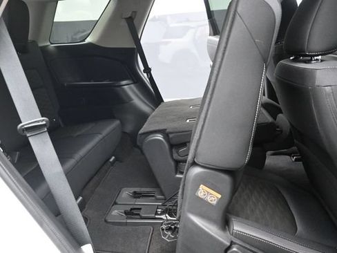 Used 2024 Nissan Pathfinder SV AWD/4WD image 25