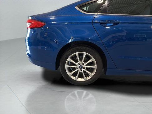 Used 2017 Ford Fusion SE FWD image 25