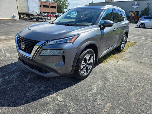 Used 2021 Nissan Rogue SV w/ Premium Package AWD/4WD image 2