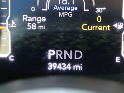 Used 2022 Jeep Wrangler Unlimited Sahara w/ LED Lighting Group AWD/4WD image 29