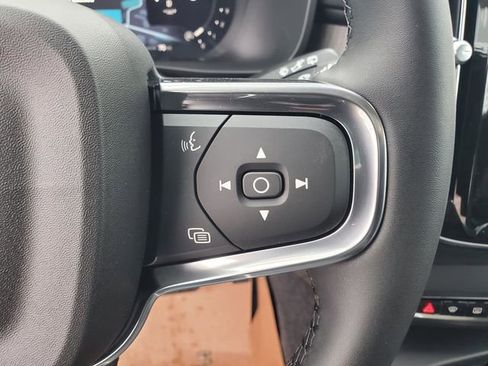 New 2026 Volvo XC40 B5 Plus w/ Protection Package Premier image 18