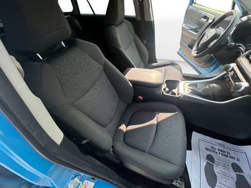 Used 2019 Toyota RAV4 XLE w/ Convenience Package FWD image 28