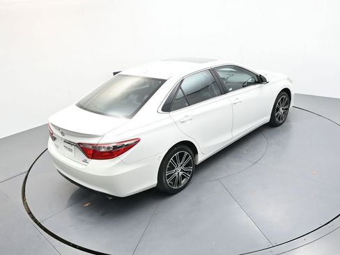 Used 2016 Toyota Camry SE image 25