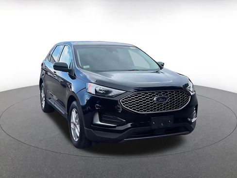 Used 2024 Ford Edge SEL image 2