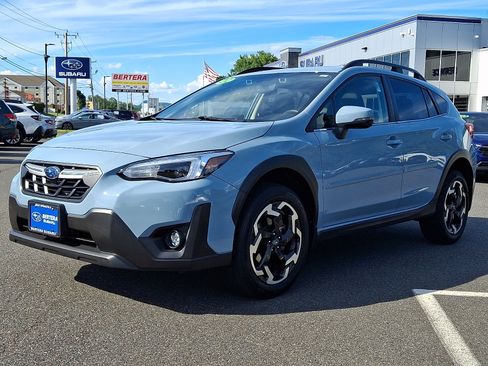 Used 2022 Subaru Crosstrek 2.5i Limited w/ Moonroof Package 2 AWD/4WD image 3