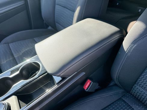 Used 2026 Chevrolet Equinox LT image 21