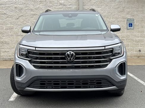 Used 2024 Volkswagen Atlas SE image 4