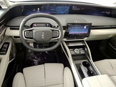 New 2026 Lincoln Nautilus Reserve AWD/4WD image 10