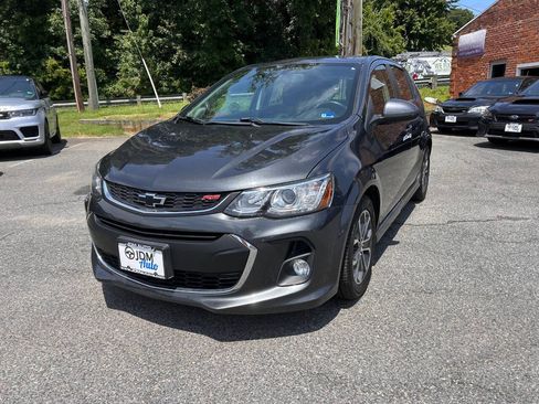 Used 2018 Chevrolet Sonic LT FWD image 1