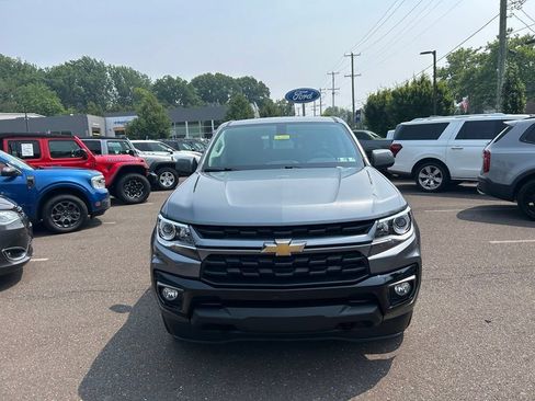 Used 2022 Chevrolet Colorado LT w/ Luxury Package AWD/4WD image 2