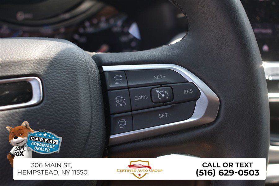 Used 2025 Jeep Compass Limited AWD/4WD image 16