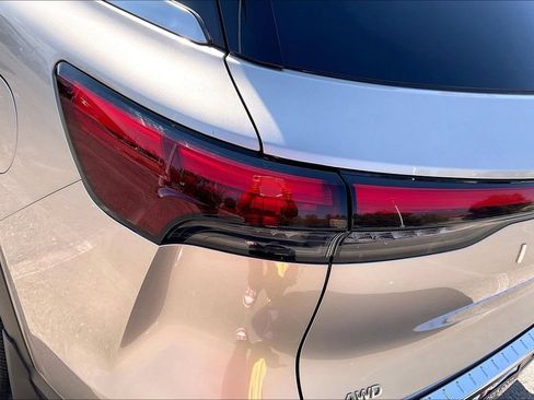 Used 2023 INFINITI QX60 Luxe w/ Vision Package AWD/4WD image 31