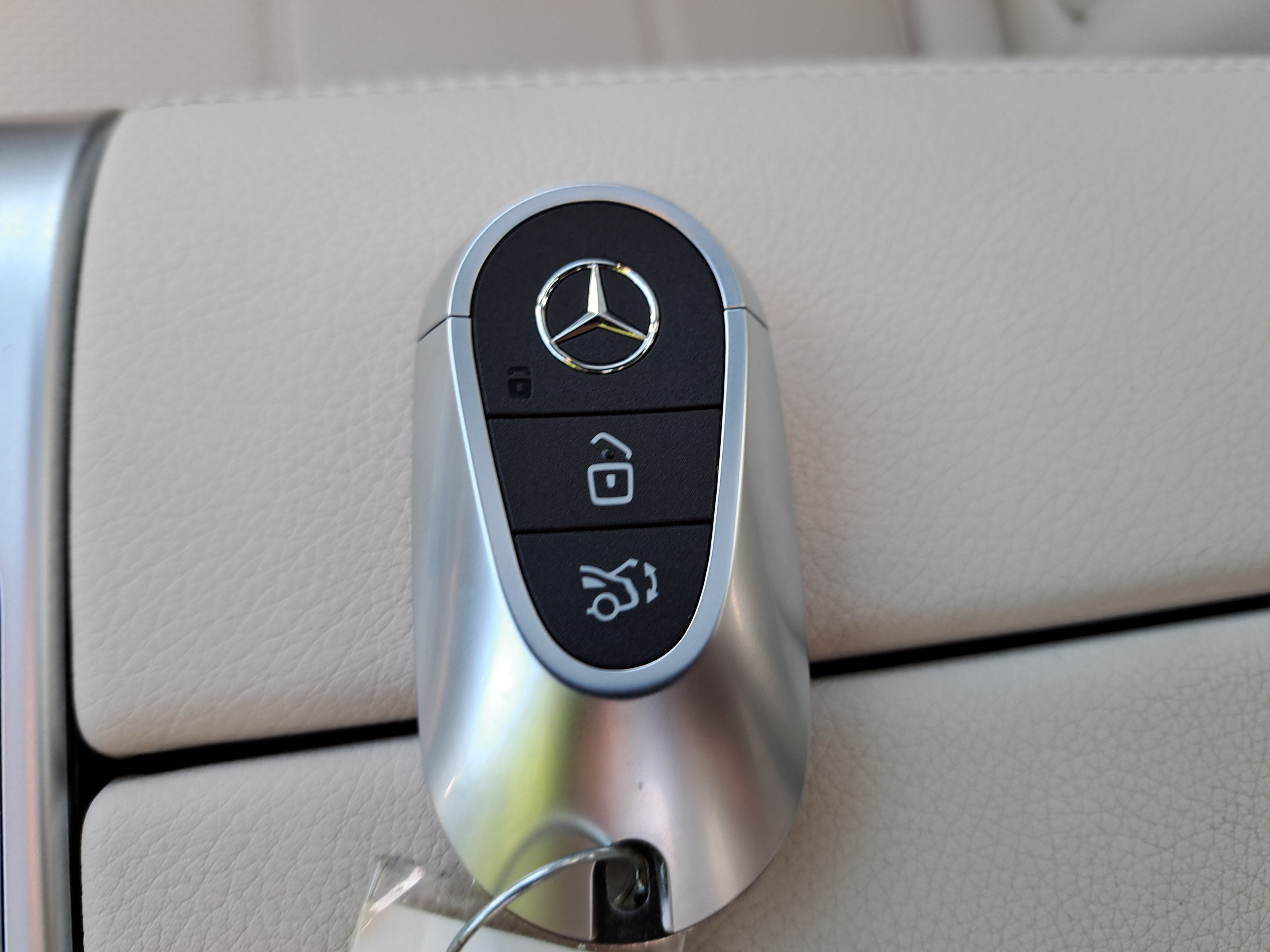Used 2026 Mercedes-Benz GLC 300 4MATIC image 36