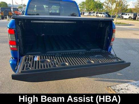 Used 2024 Nissan Frontier SL w/ Technology Package AWD/4WD image 9