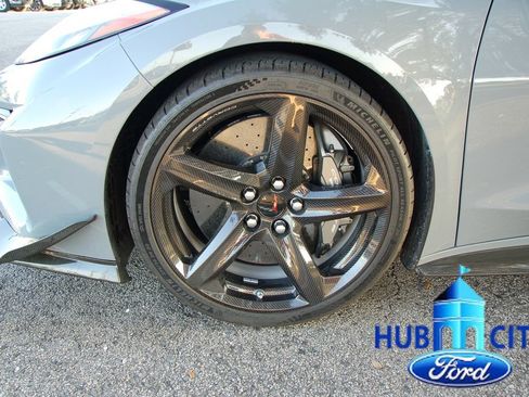 Used 2024 Chevrolet Corvette Z06 w/ Z07 Performance Package RWD image 9