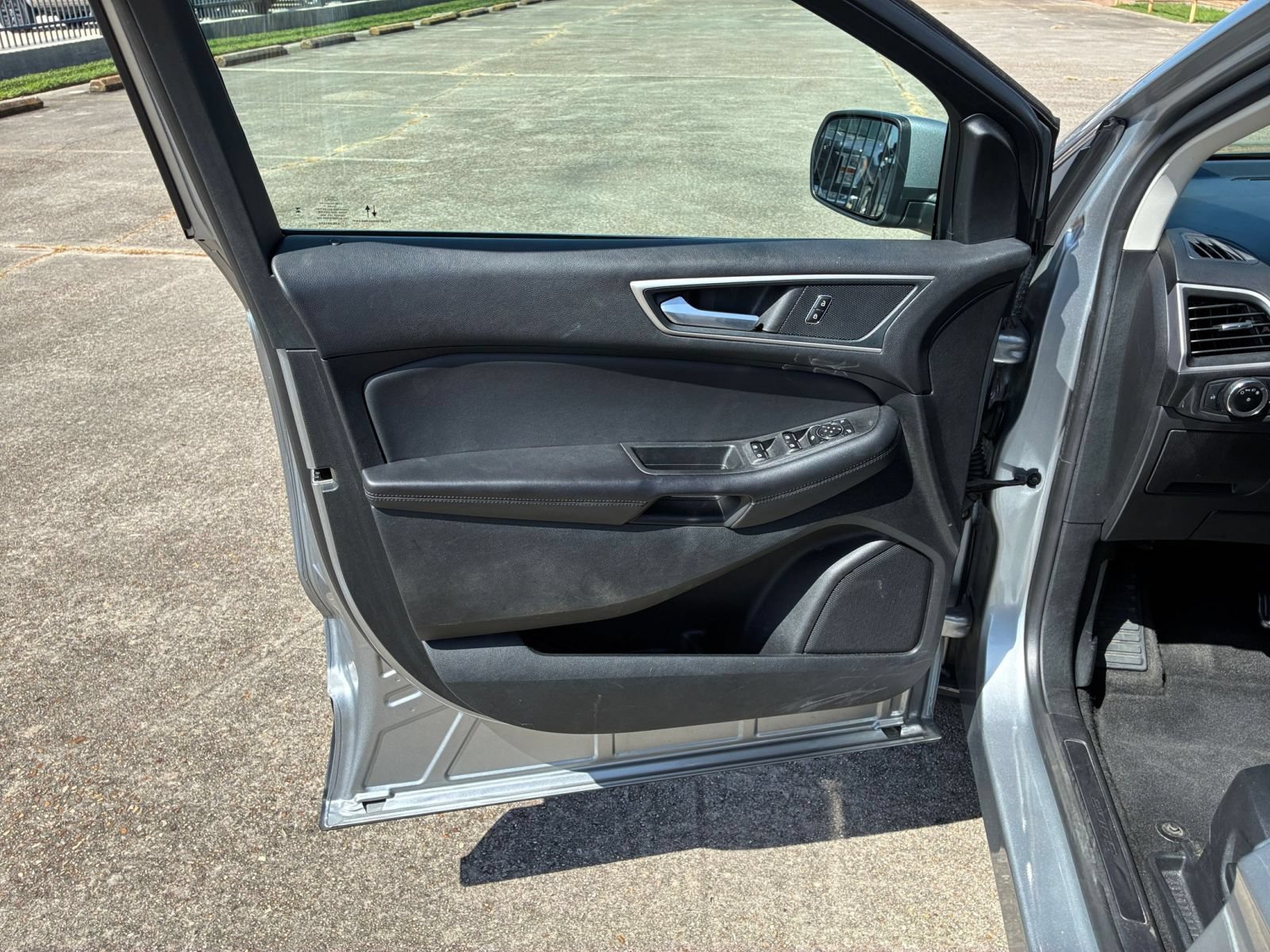 Used 2024 Ford Edge SEL AWD/4WD image 18
