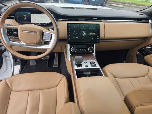 Used 2023 Land Rover Range Rover Autobiography image 22