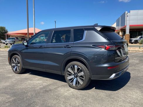 Used 2025 Mitsubishi Outlander SE FWD image 7