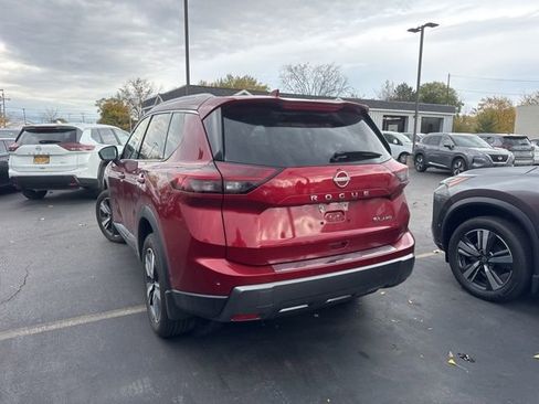 Used 2024 Nissan Rogue SL image 4