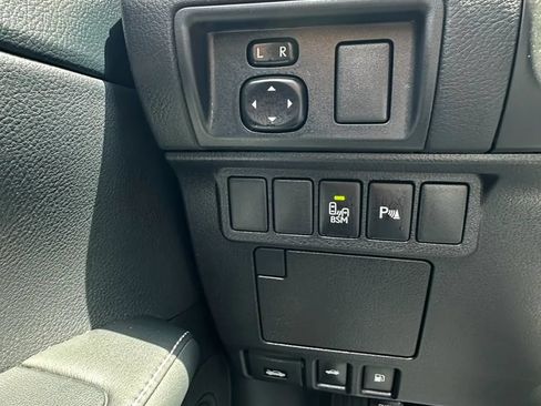 Used 2013 Lexus ES 350 w/ Luxury Pkg FWD image 12