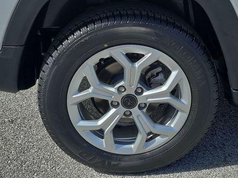 Used 2025 Jeep Compass Sport image 8