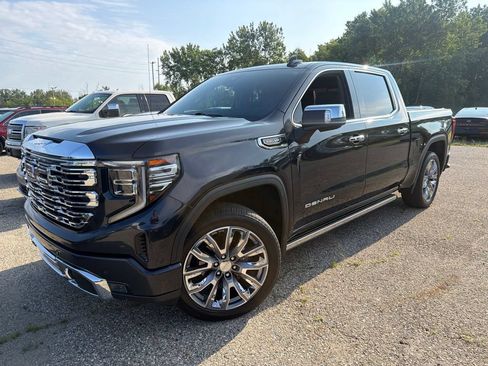 Used 2023 GMC Sierra 1500 Denali w/ Denali Reserve Package AWD/4WD image 1