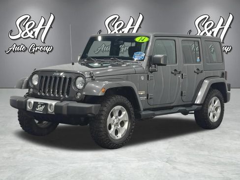 Used 2014 Jeep Wrangler Unlimited Sahara AWD/4WD image 13