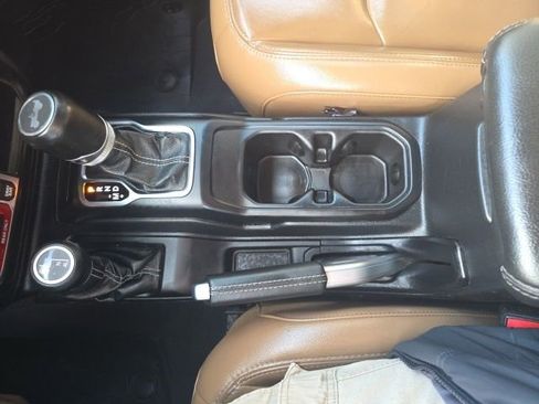 Used 2021 Jeep Wrangler Unlimited Rubicon w/ Dual Top Group image 23