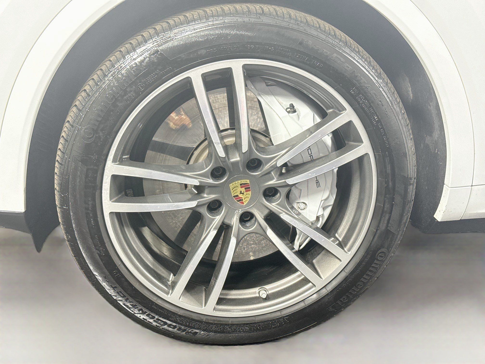 Used 2023 Porsche Cayenne Turbo w/ Assistance Package AWD/4WD image 37