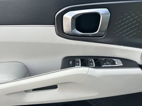 Used 2025 Kia Sorento EX image 13