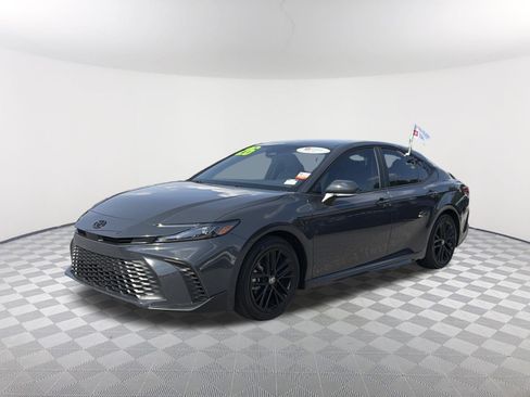 Certified 2026 Toyota Camry SE w/ Convenience Package FWD image 3