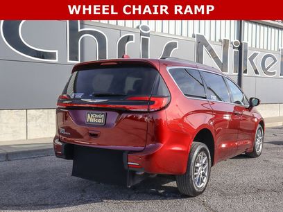 Used 2021 Chrysler Pacifica Touring