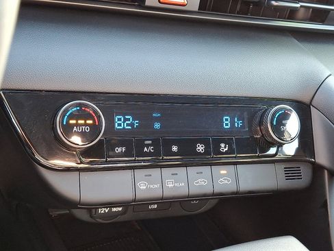 Certified 2025 Hyundai Elantra Sport image 13