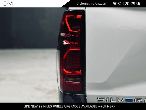 Used 2024 Chevrolet Silverado EV W/T AWD/4WD image 15