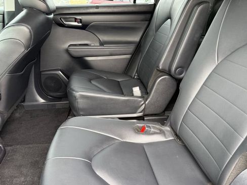 Used 2026 Toyota Highlander XLE AWD/4WD image 26