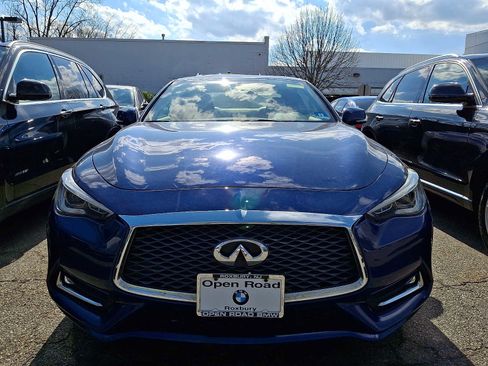 Used 2018 INFINITI Q60 Red Sport 400 w/ Sensory Package 3.0T Sport image 3