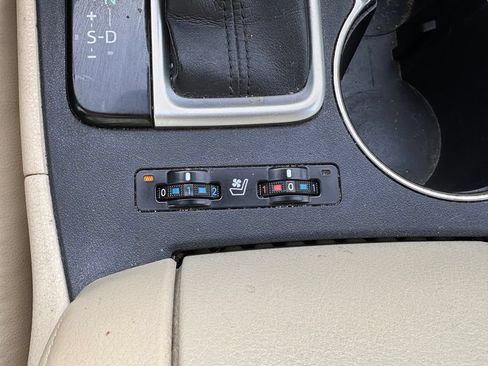 Used 2017 Toyota Highlander Limited w/ Protection Package #3 AWD/4WD image 29