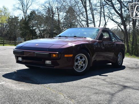 Used 1987 Porsche 944 S image 6