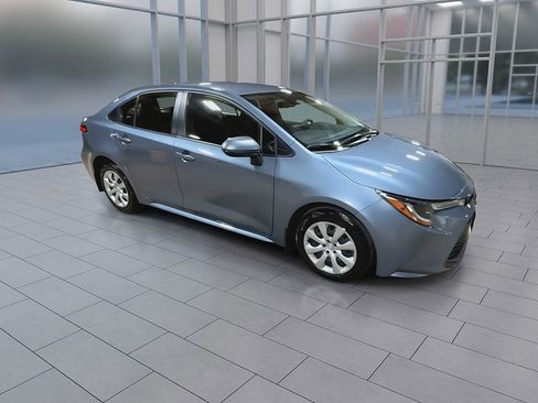 Used 2023 Toyota Corolla LE FWD image 2