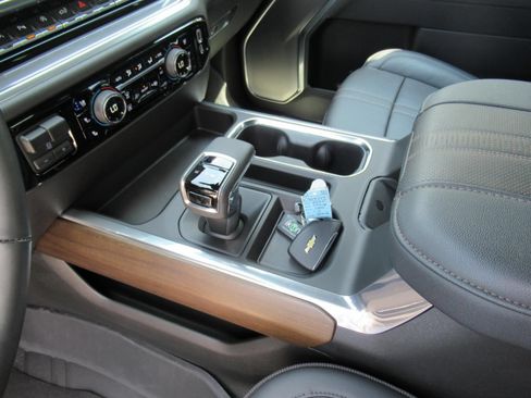 Used 2026 Chevrolet Silverado 1500 High Country w/ High Country Premium Package AWD/4WD image 21