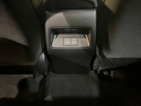 Used 2025 Toyota Corolla LE image 23