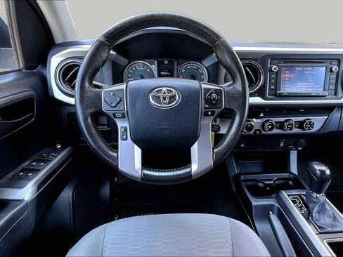Used 2016 Toyota Tacoma SR5 w/ SR5 Appearance Package (SN) AWD/4WD image 6